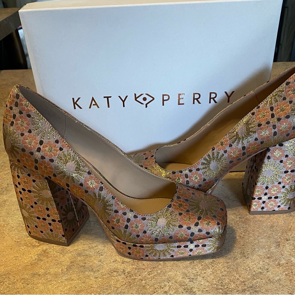 Katy Perry Collections Uplift Pump Size 10
